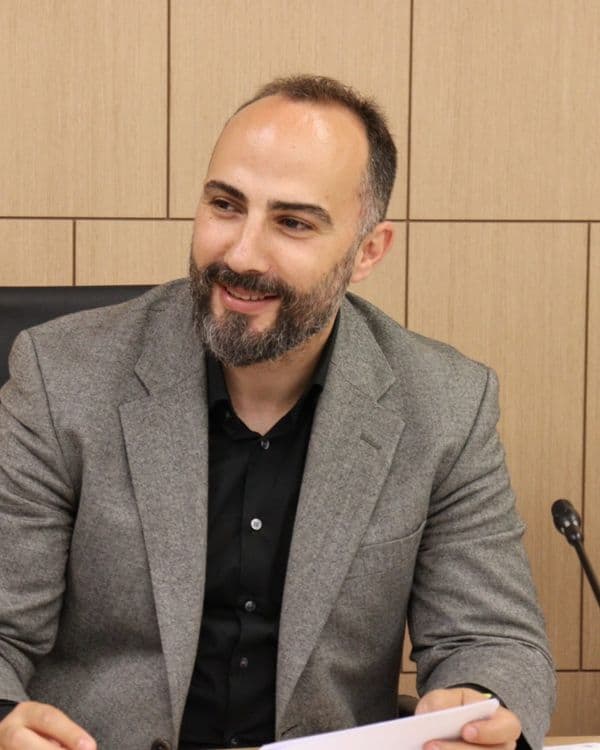 Portret zyrtar i Ledio Braho, përfaqësues i Dhomës së Avokatisë Tiranë në Këshillin e Përgjithshëm të Dhomës së Avokatisë të Shqipërisë